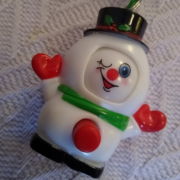 Super Cool Snowman Keychain - Picture 2 of 4